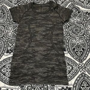 Lululemon Black & Grey Swiftly tech short sleeve shirt, great condition